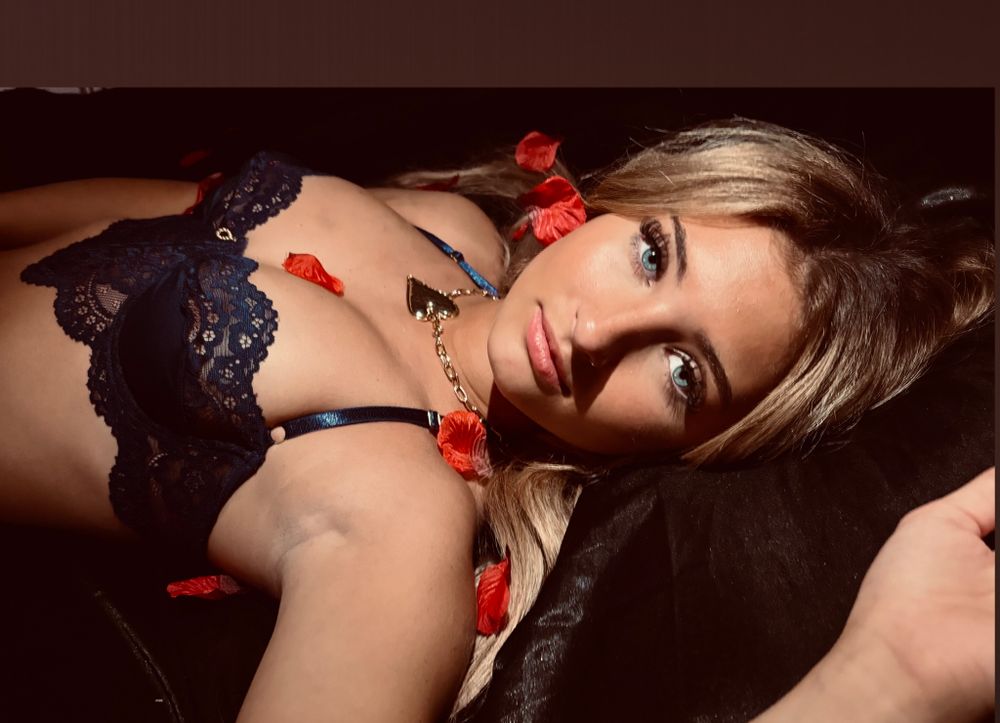 xolilyafterdark OnlyFans profile picture