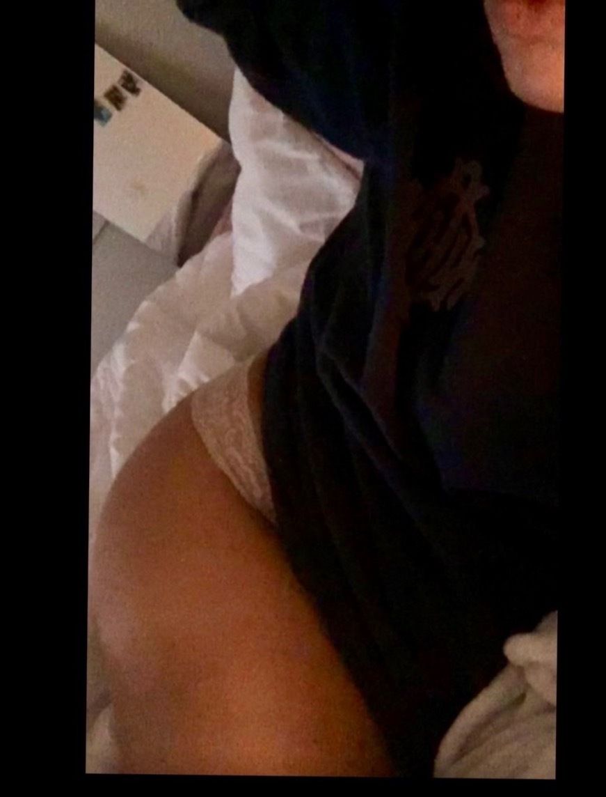 yourdadsfavwhitechic OnlyFans profile picture