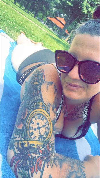 Beautiful thick blue eyed queen