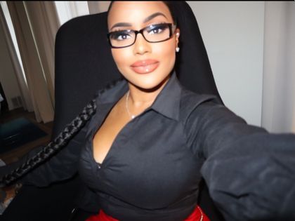 neasoles OnlyFans picture