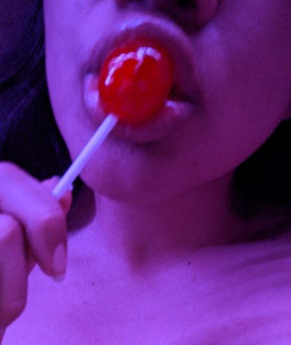 littleanya OnlyFans picture