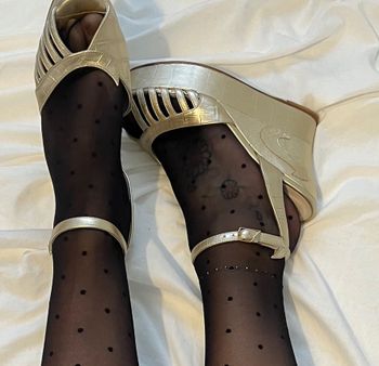 Fun gal feet