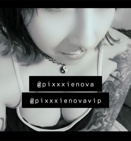 pixxxienova OnlyFans picture