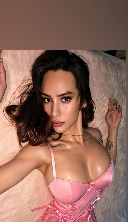 queenathenaph OnlyFans picture