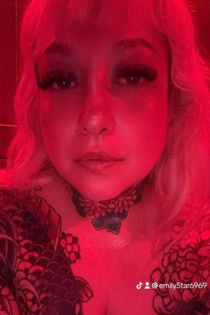 emily5tar OnlyFans picture