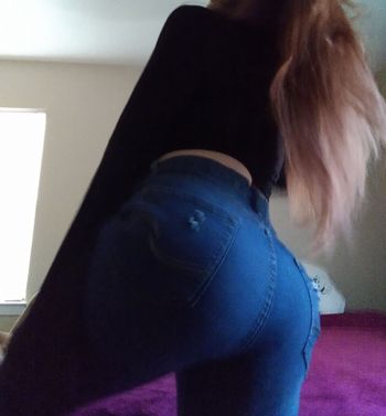 TheFacelessHouseWife
