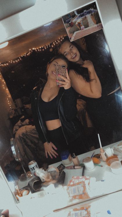justus2girlsxo OnlyFans picture