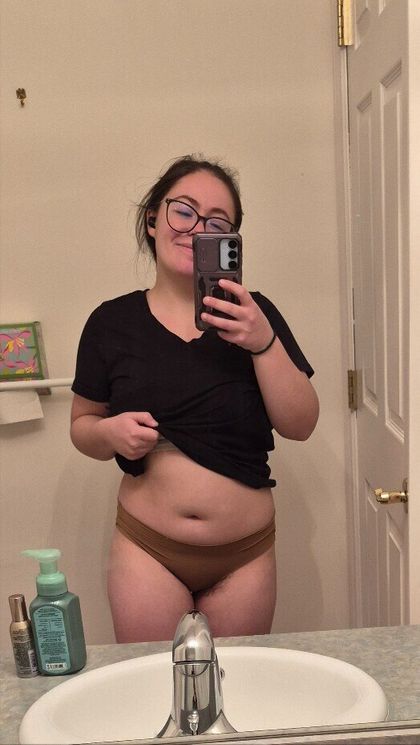 small_towngirl2 OnlyFans picture