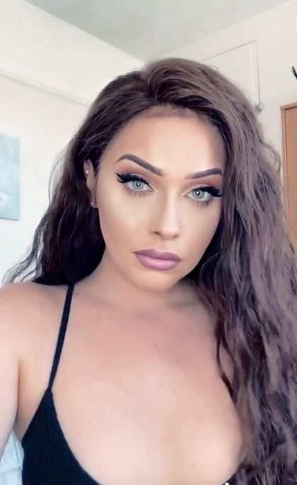 deehughesofficial OnlyFans picture