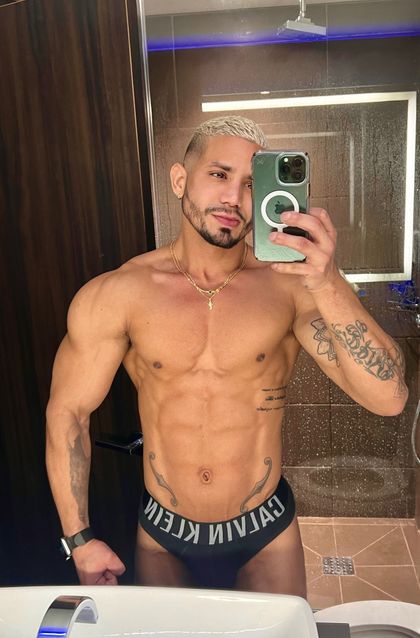 rjtovar OnlyFans picture