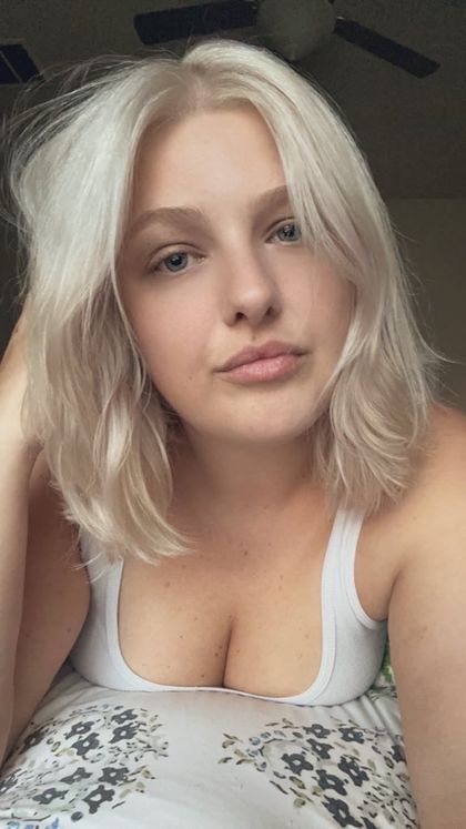 evesineden OnlyFans picture