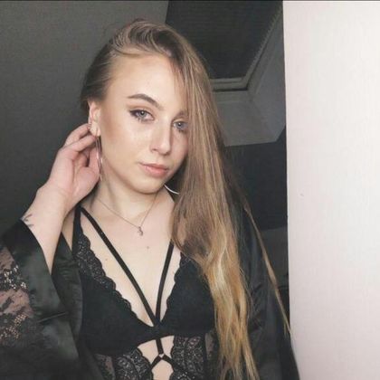 hollyclue OnlyFans picture