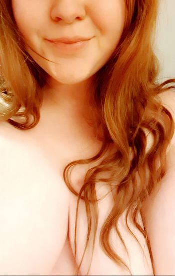 °• Curvy Norwegian Redhead •°