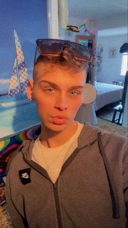 mickey192169 OnlyFans picture