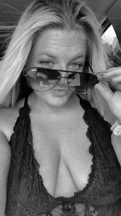 fiveswife98 OnlyFans picture