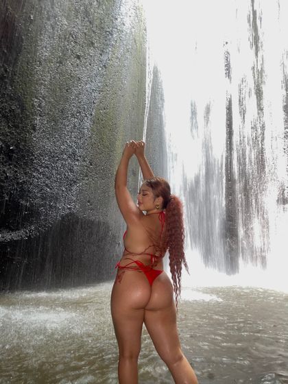 shallynecherie OnlyFans picture