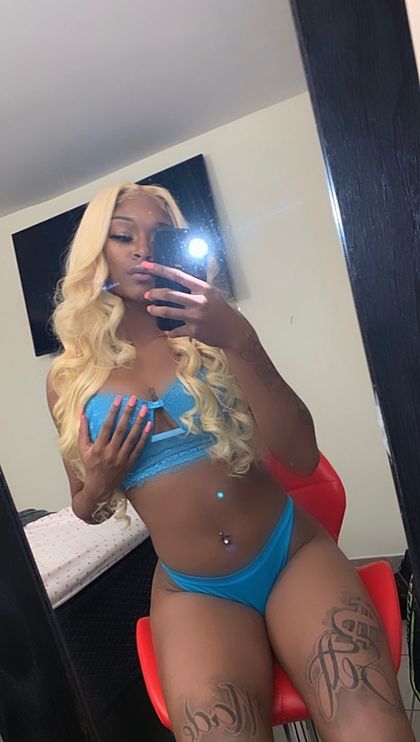 milaniirose OnlyFans picture