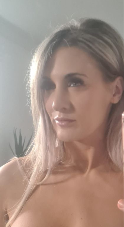 mark_rosie_bg OnlyFans picture