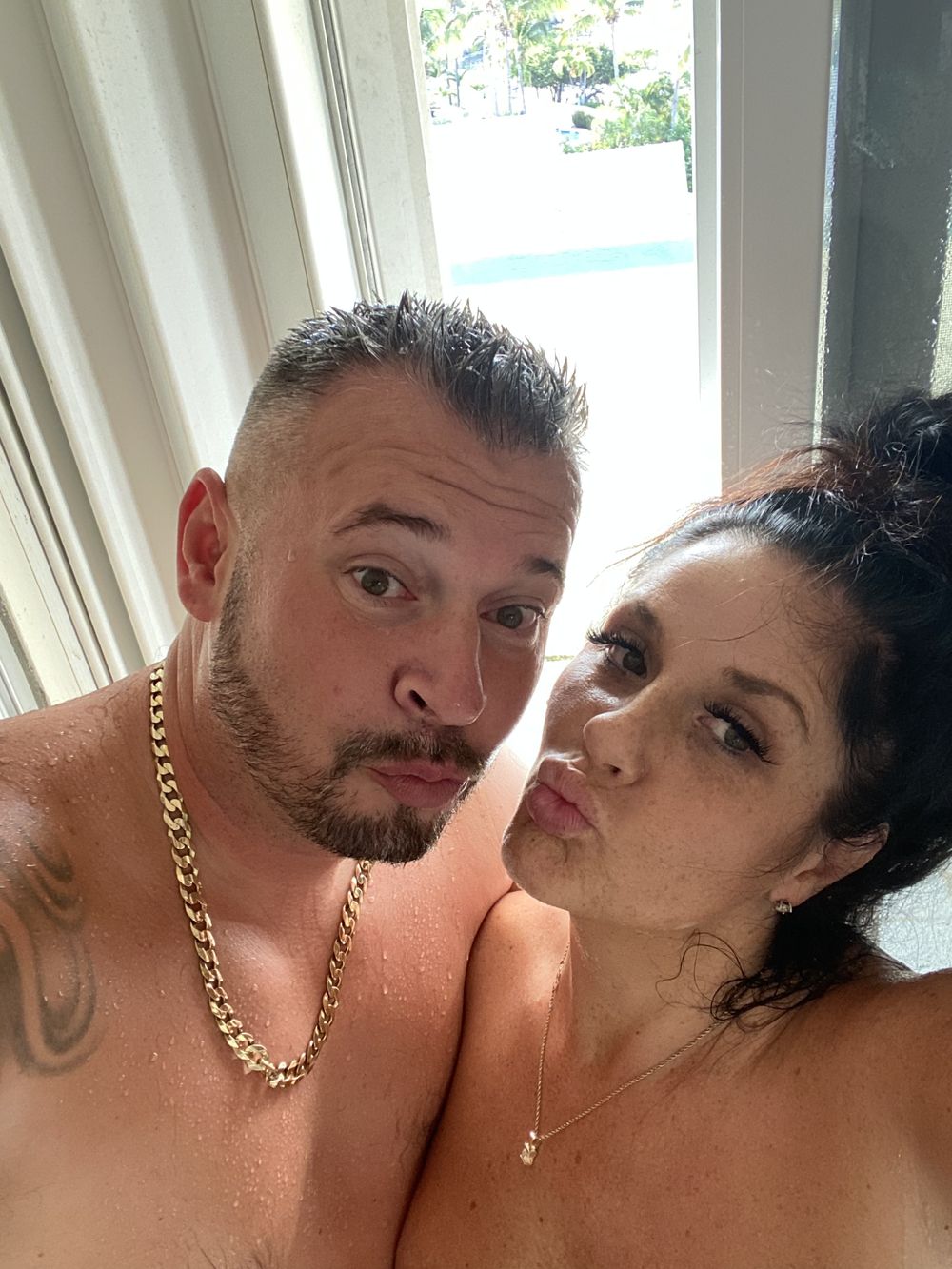 hotmarriedcouple21 OnlyFans profile picture