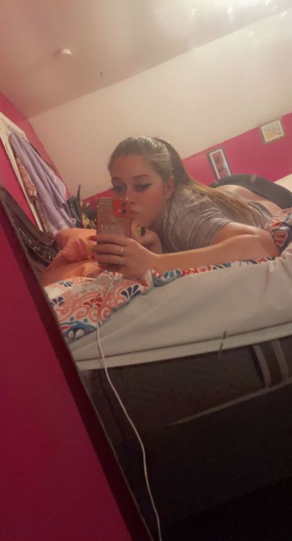 yourfavoritewhitegirl585 OnlyFans picture