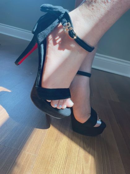 just19feet OnlyFans picture