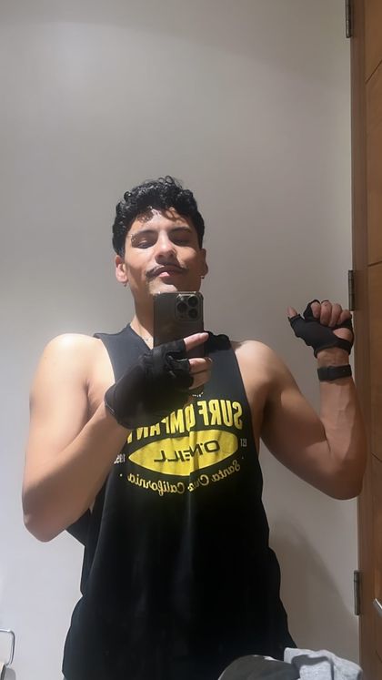 nicolashhhv OnlyFans picture