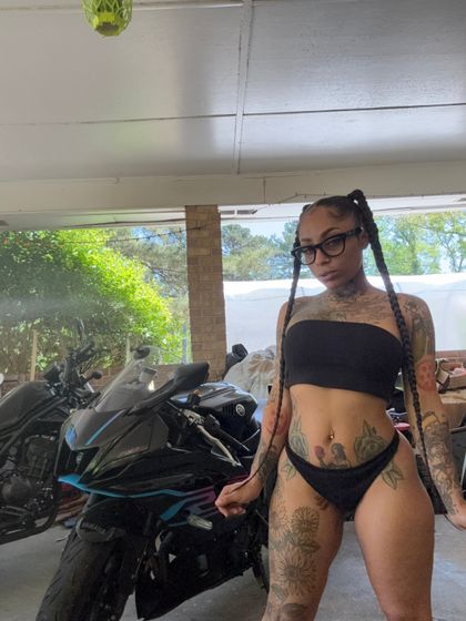 ishues OnlyFans picture