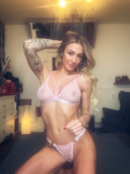 monamoursophie OnlyFans picture