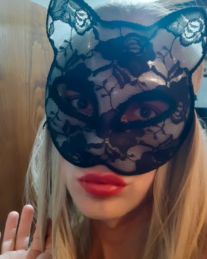 lauratravbase OnlyFans picture
