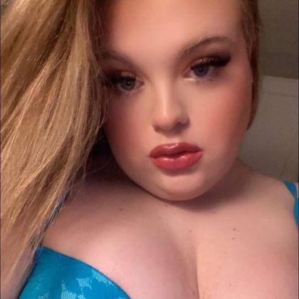 lilmissgetintoit OnlyFans picture