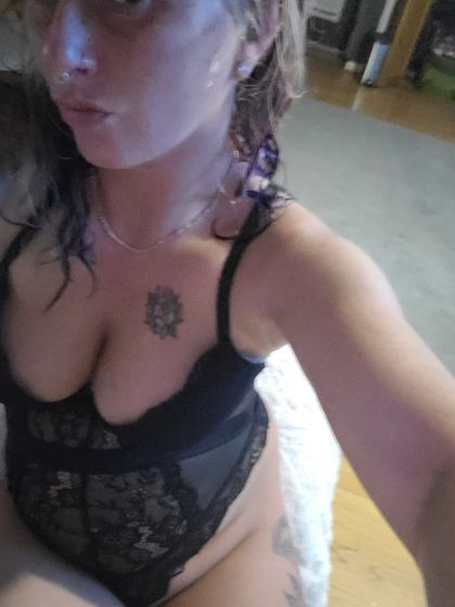 piercedgoddess12 OnlyFans picture