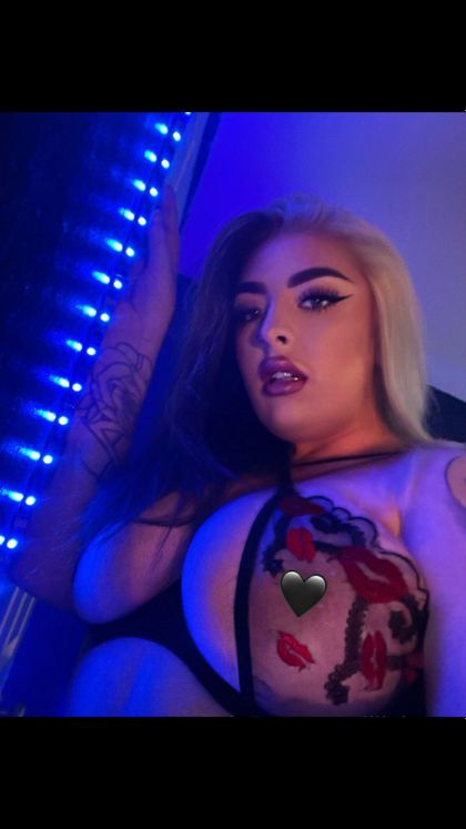 lillyknoxx OnlyFans picture