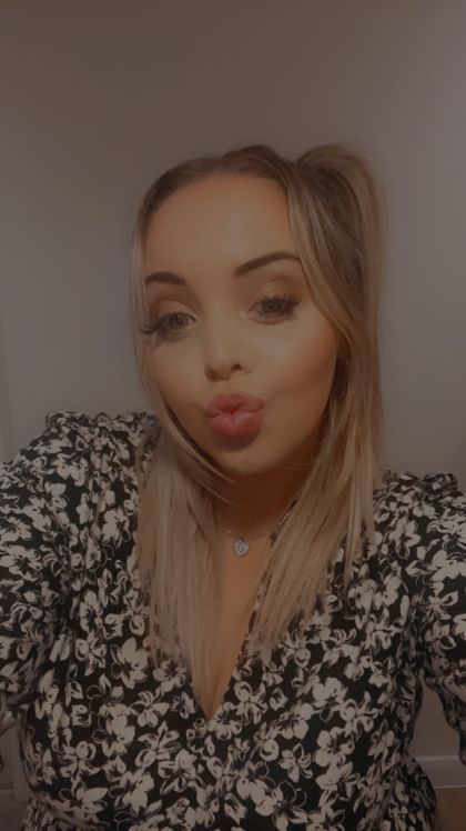 Best Peaches OnlyFans Accounts | FansMetrics.com