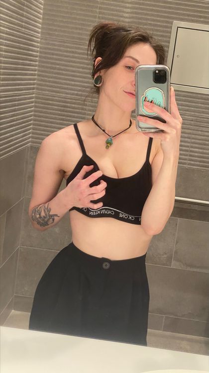 lucyskyes OnlyFans picture