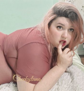 Cheeky Luna