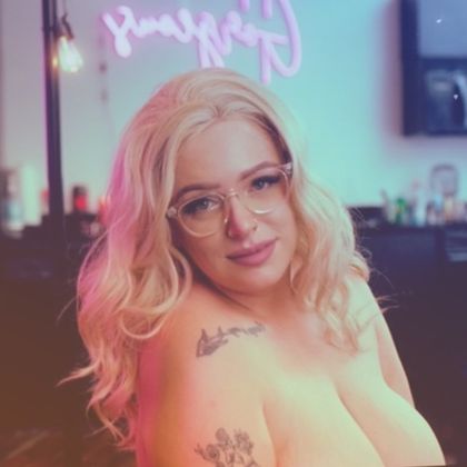 trophytrapmom OnlyFans picture