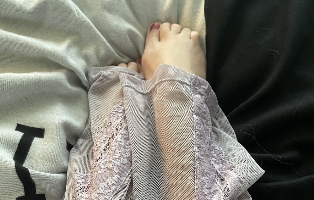 feetbetweenthesheets OnlyFans profile picture