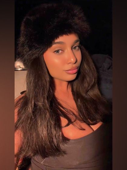 selenasofiree OnlyFans picture