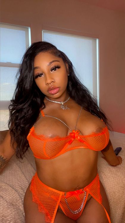 therealnikkienecole OnlyFans picture