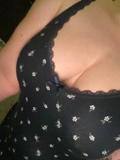 naughtymommyxox OnlyFans picture