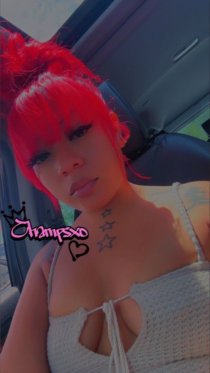 xochampagnexo OnlyFans picture