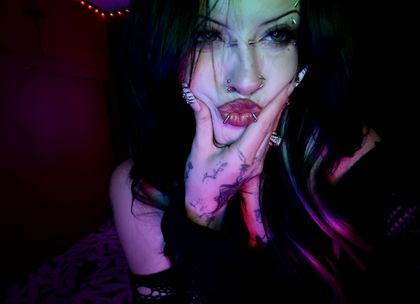 violetblxk OnlyFans picture