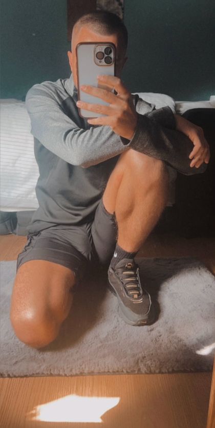 discreetunderu OnlyFans picture