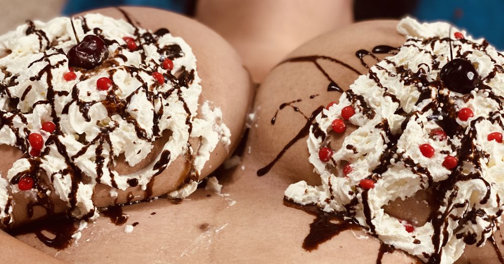 decadent_tits OnlyFans profile picture