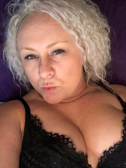naughtywife304 OnlyFans picture
