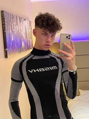 kiekie18x OnlyFans - Free Trial - Photos - Socials | FansMetrics.com