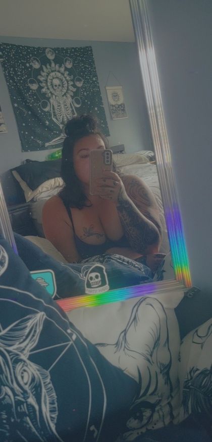 xxaloraxx OnlyFans picture