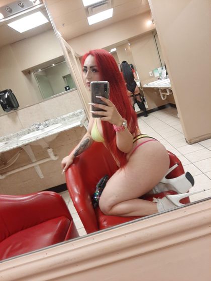 strawberrylove702 OnlyFans picture