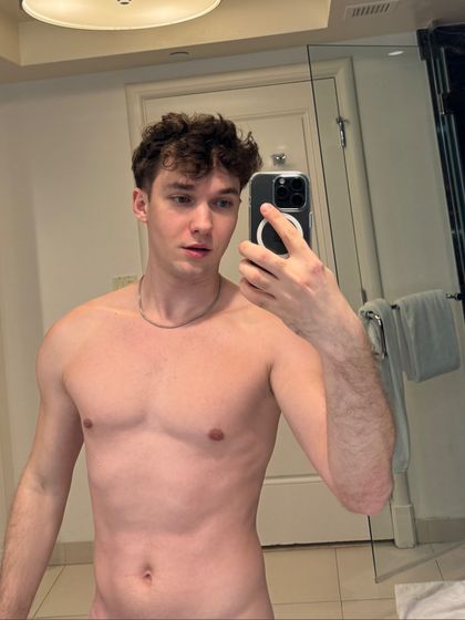 artiomboyx OnlyFans picture