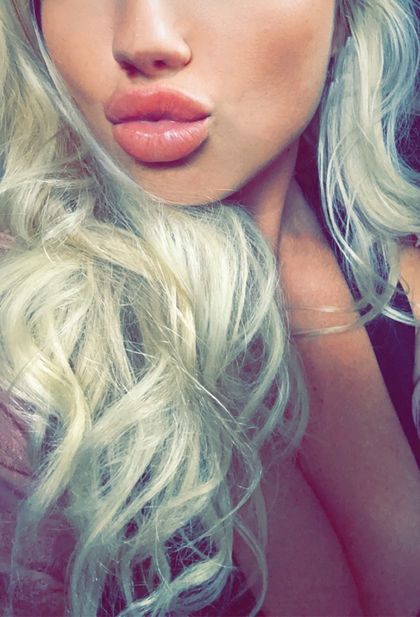 hotgirlfriendhotwife OnlyFans picture
